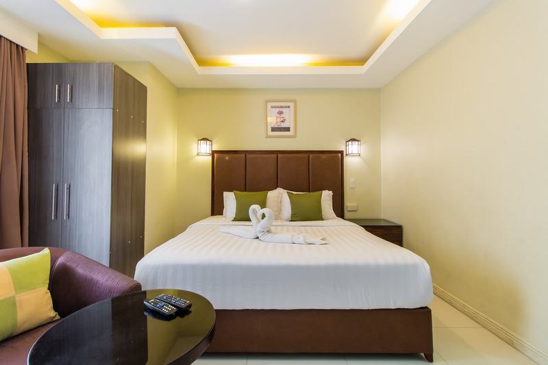 Jmm Apartment Suites Манила Екстериор снимка