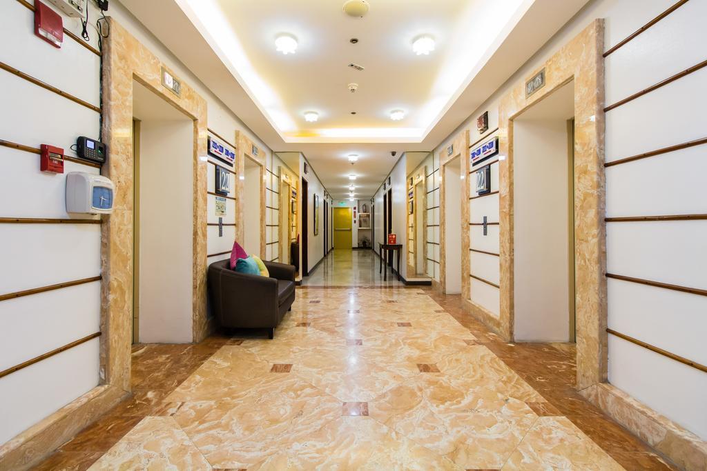 Jmm Apartment Suites Манила Екстериор снимка