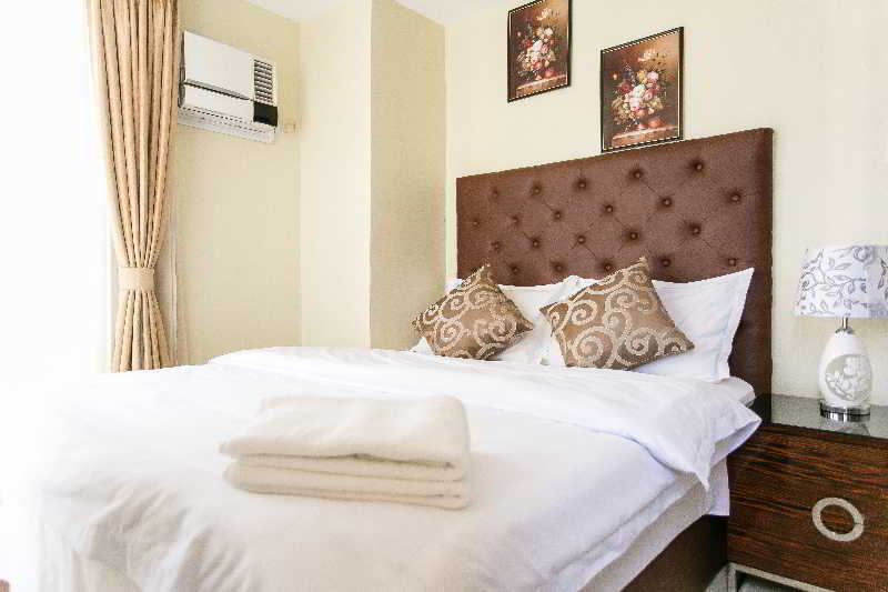 Jmm Apartment Suites Манила Екстериор снимка